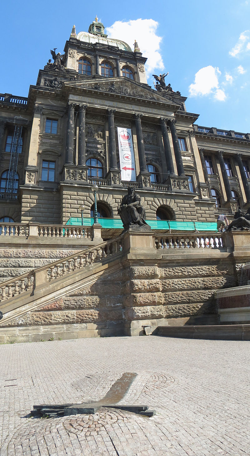 800px-Denkmal_Jan_Palach,_Jan_Zajic,_Wenzelsplatz_vor_Nationalmuseum,_Prag